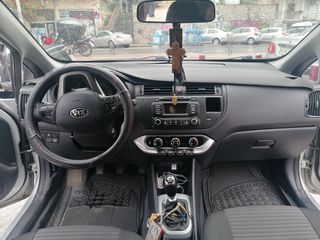 Kia Rio 2014 1.4 CRDI SPIRIT-thumb-7