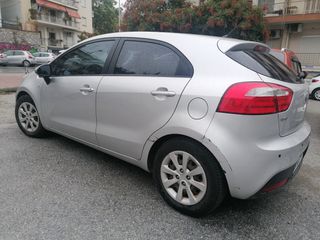 Kia Rio 2014 1.4 CRDI SPIRIT-thumb-12