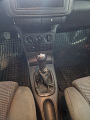 Volkswagen Polo 2001-thumb-8