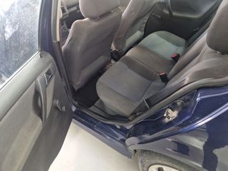 Volkswagen Polo 2001-thumb-9