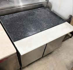 ΠΑΓΚΟΣ ΨΥΓΕΙΟ ΙΝΟΧ ΜΕ ΕΠΙΦΑΝΕΙΑ ΜΑΎΡΟΥ ΜΑΡΜΑΡΟΥ ΚΑΙ ΤΕΦΛΟΝ