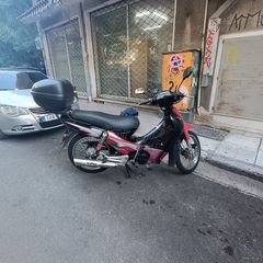 Modenas Kriss II 2004