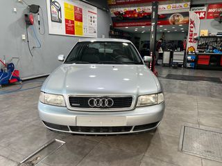Audi A4 1998-thumb-6