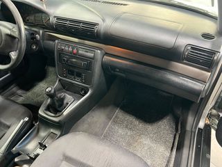 Audi A4 1998-thumb-15