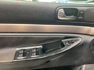Audi A4 1998-thumb-18