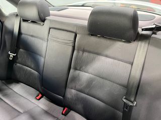 Audi A4 1998-thumb-23