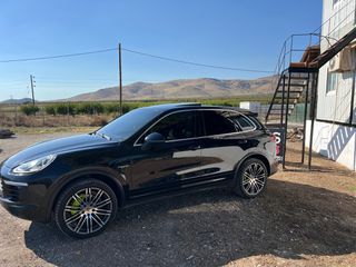 Porsche Cayenne 2016 E-HYBRID-thumb-4
