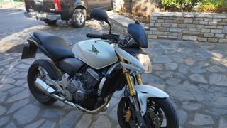 Honda CB 600F Hornet 2011-thumb-1