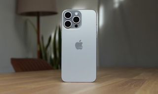 Apple Premium Set – iPhone 15 Pro Max Titanium 256GB + 2 Αυθεντικές Θήκες + AirPods Pro 2nd Gen