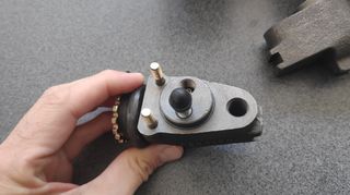 κυλινδρακια εμπρος τροχου ΟΕΜ , Mazda 1600 , με κωδικο : 060333610