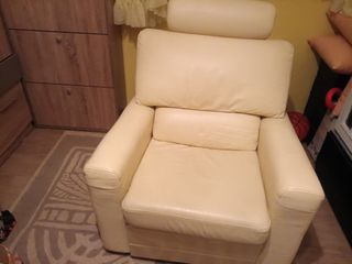 Δερμάτινη πολυθρόνα