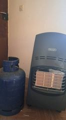 Σόμπα υγραερίου Delonghi οικονομική με 3 φιάλες 10kg, δύο γεμάτες και μία άδεια