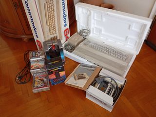 Commodore 64  Πλήρες πακέτο-thumb-1