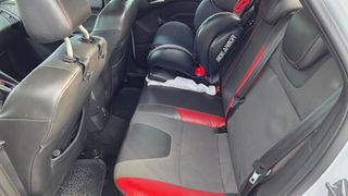 Ford Focus 2011-thumb-12