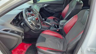 Ford Focus 2011-thumb-14