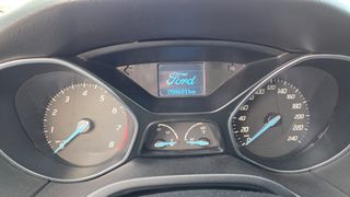 Ford Focus 2011-thumb-15