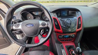 Ford Focus 2011-thumb-23