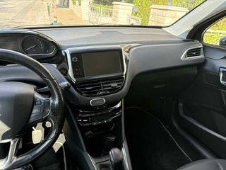 Peugeot 208 2015 ALLURE-thumb-4