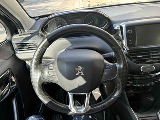 Peugeot 208 2015 ALLURE-thumb-5
