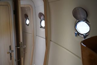 Lion Yachts 2004 464-thumb-26