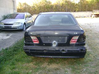 MERSEDES  E 220   TURBO  DISEL   220 cc-thumb-1