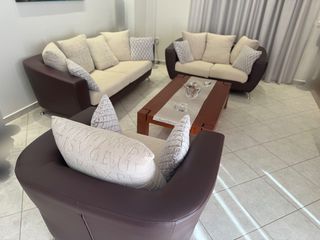 ΔΕΡΜΑΤΙΝΟ ΣΑΛΟΝΙ GAULTIER ΣΕ ΑΡΙΣΤΗ ΚΑΤΑΣΤΑΣΗ