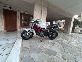 Ducati Monster 796 2011-thumb-1