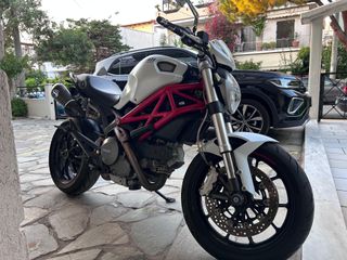 Ducati Monster 796 2011-thumb-2