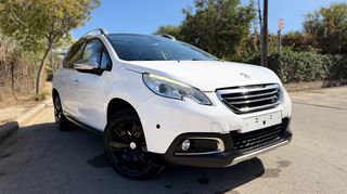 Peugeot 2008 2016 Allure  PureTech 1.2  Full Extra 110hp Sunroof Navi Leather-thumb-6