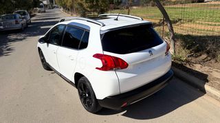 Peugeot 2008 2016 Allure  PureTech 1.2  Full Extra 110hp Sunroof Navi Leather-thumb-32