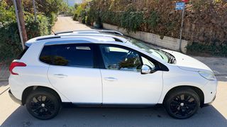 Peugeot 2008 2016 Allure  PureTech 1.2  Full Extra 110hp Sunroof Navi Leather-thumb-49