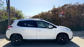 Peugeot 2008 2016 Allure  PureTech 1.2  Full Extra 110hp Sunroof Navi Leather-thumb-50