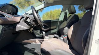 Peugeot 2008 2016 Allure  PureTech 1.2  Full Extra 110hp Sunroof Navi Leather-thumb-60