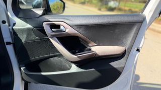 Peugeot 2008 2016 Allure  PureTech 1.2  Full Extra 110hp Sunroof Navi Leather-thumb-89