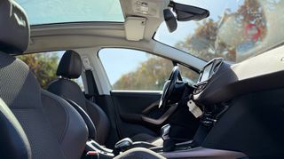 Peugeot 2008 2016 Allure  PureTech 1.2  Full Extra 110hp Sunroof Navi Leather-thumb-91