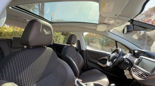 Peugeot 2008 2016 Allure  PureTech 1.2  Full Extra 110hp Sunroof Navi Leather-thumb-92