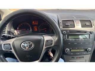 Toyota Avensis 2010 1.6P SDN 6MT ELEGANT-thumb-8