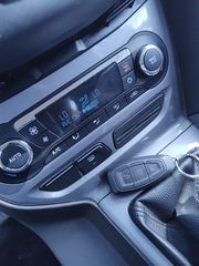 Ford Focus 2014 Station-thumb-10
