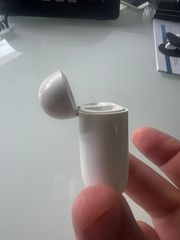 APPLE AIRPODS-thumb-1