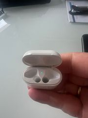 APPLE AIRPODS-thumb-2