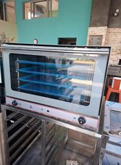 Φούρνος κυκλοθερμικός 4 θέσεων 60Χ40 , δύο ισχυρά μοτέρ συνολικής ισχύος 6400W , 2 φωτιστικά στη καμπίνα και περιλαμβάνονται τα 4 ταψιά