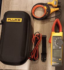 Fluke 393 FC CAT III 1500 V True-RMS Clamp Meter