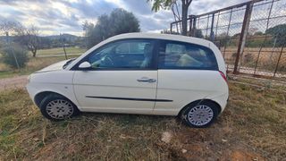 Lancia Ypsilon 2004-thumb-3