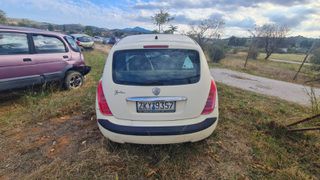 Lancia Ypsilon 2004-thumb-6