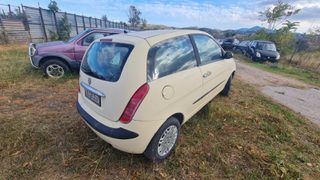 Lancia Ypsilon 2004-thumb-7