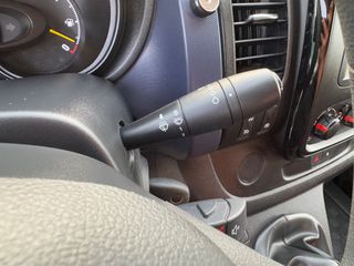 Opel Vivaro 2016 CDTI 1.6-thumb-19
