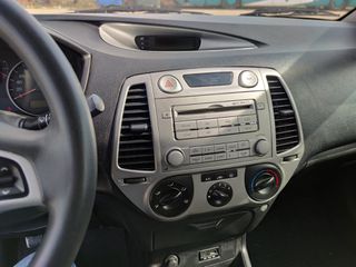 Hyundai i 20 2011 1.4 CRDI CLASSIC-thumb-5