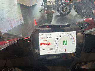 Ducati Panigale V2 2025 V2S-thumb-3