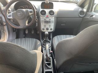 Opel Corsa 2010-thumb-5