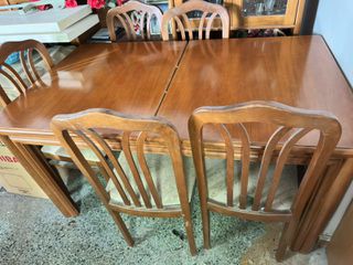 Ξύλινη Τραπεζαρία που επεκτείνεται και με 6 καρέκλες